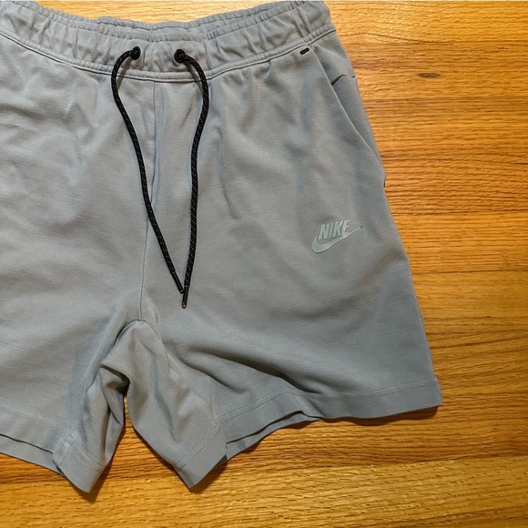 Nike Sportswear Tech Fleece Shorts Athletic  Men's small  (f6 - Picture 4 of 9